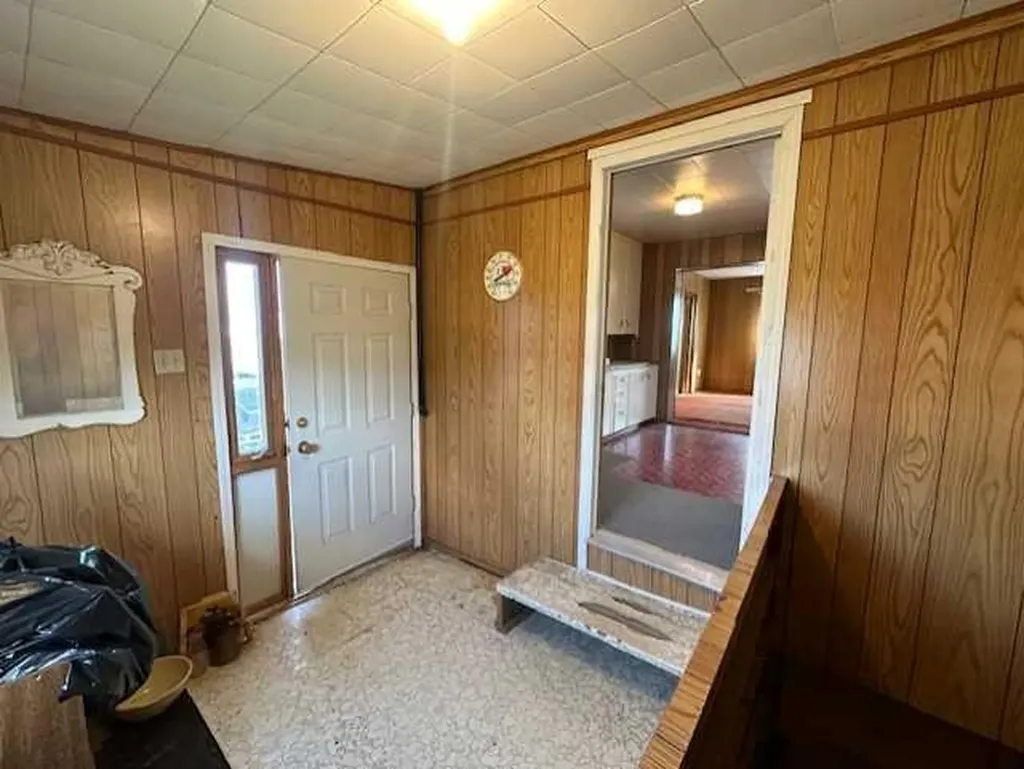 308 1 Avenue E Hanna AB T0J1P0