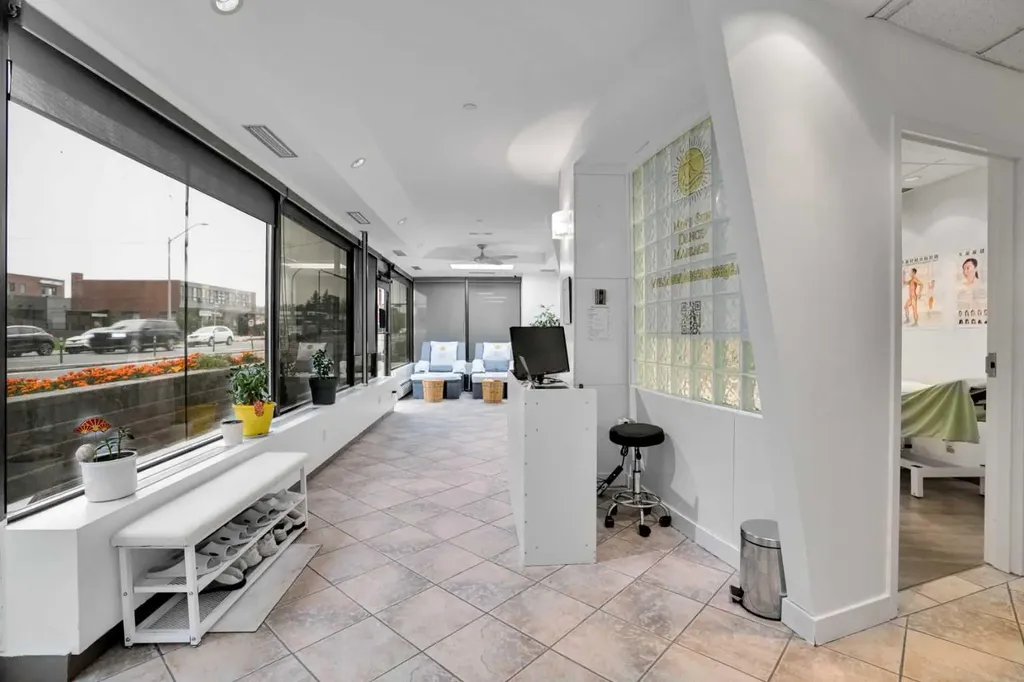 1330 12 Avenue SW Calgary AB T3C 0P5