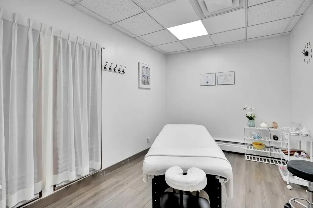 1330 12 Avenue SW Calgary AB T3C 0P5