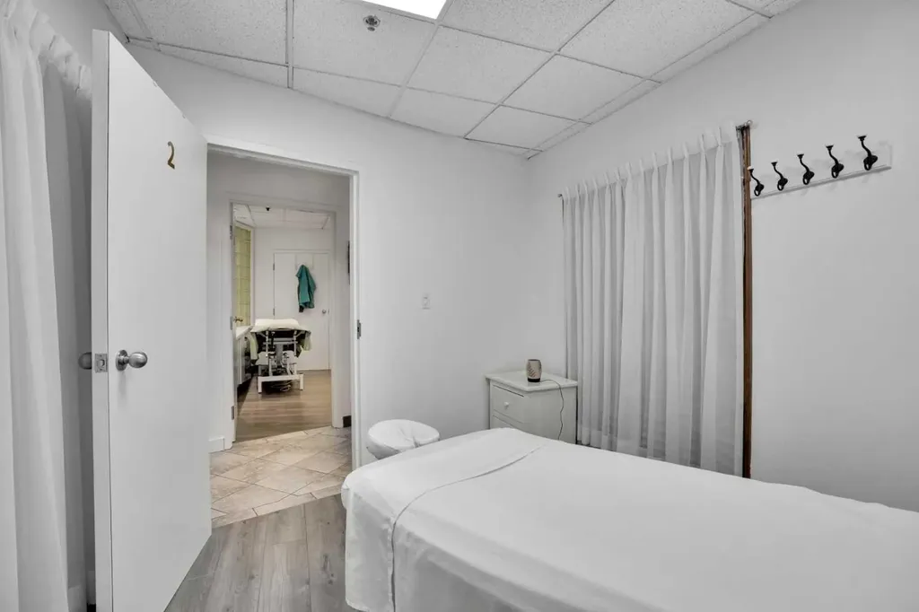 1330 12 Avenue SW Calgary AB T3C 0P5