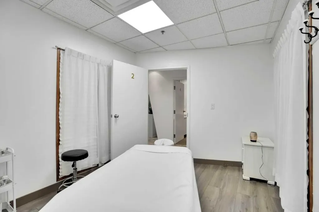 1330 12 Avenue SW Calgary AB T3C 0P5