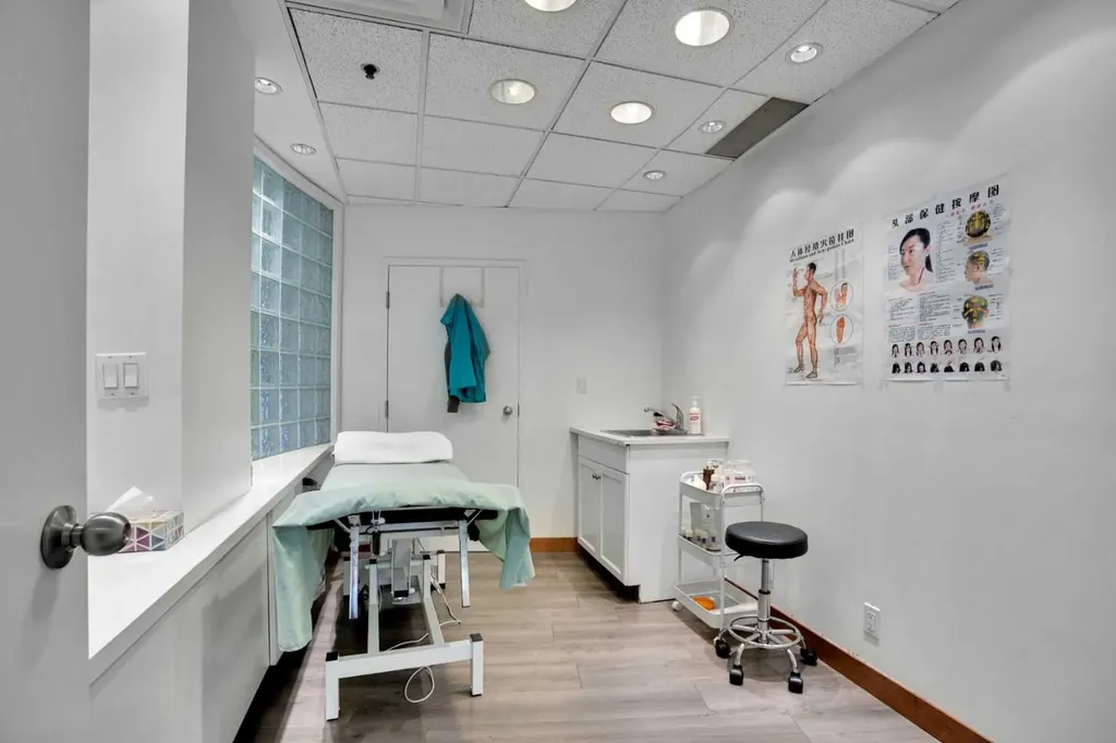 1330 12 Avenue SW Calgary AB T3C 0P5