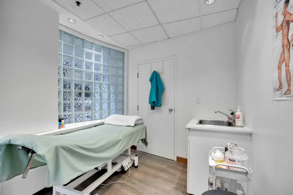 1330 12 Avenue SW Calgary AB T3C 0P5