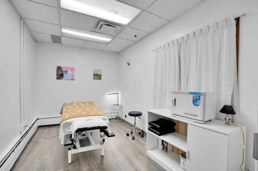 1330 12 Avenue SW Calgary AB T3C 0P5