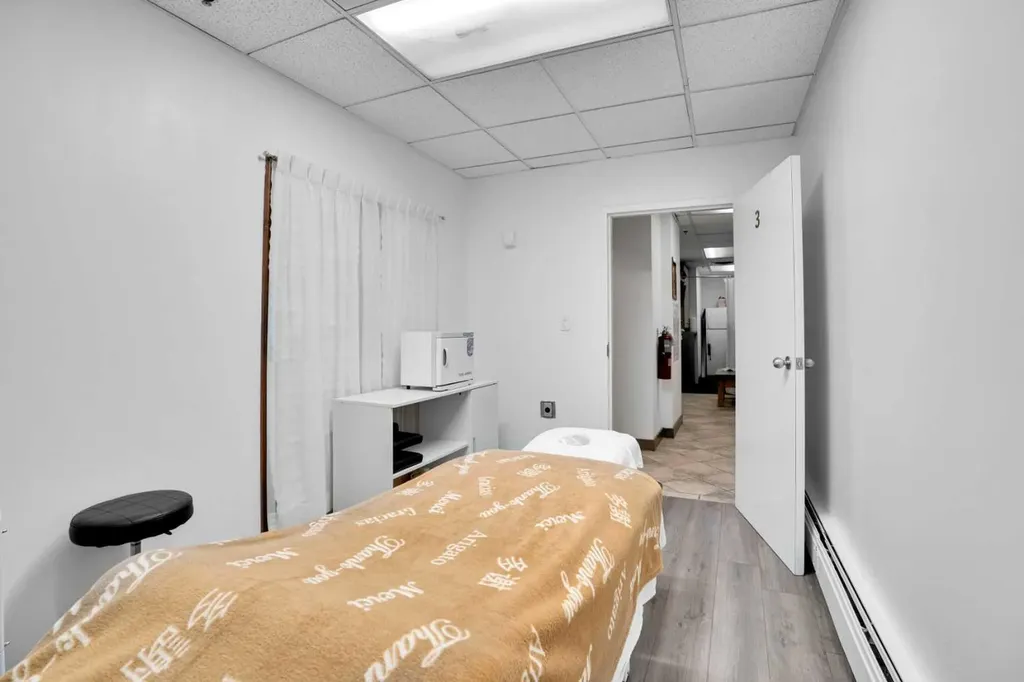 1330 12 Avenue SW Calgary AB T3C 0P5