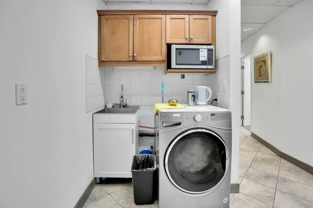 1330 12 Avenue SW Calgary AB T3C 0P5