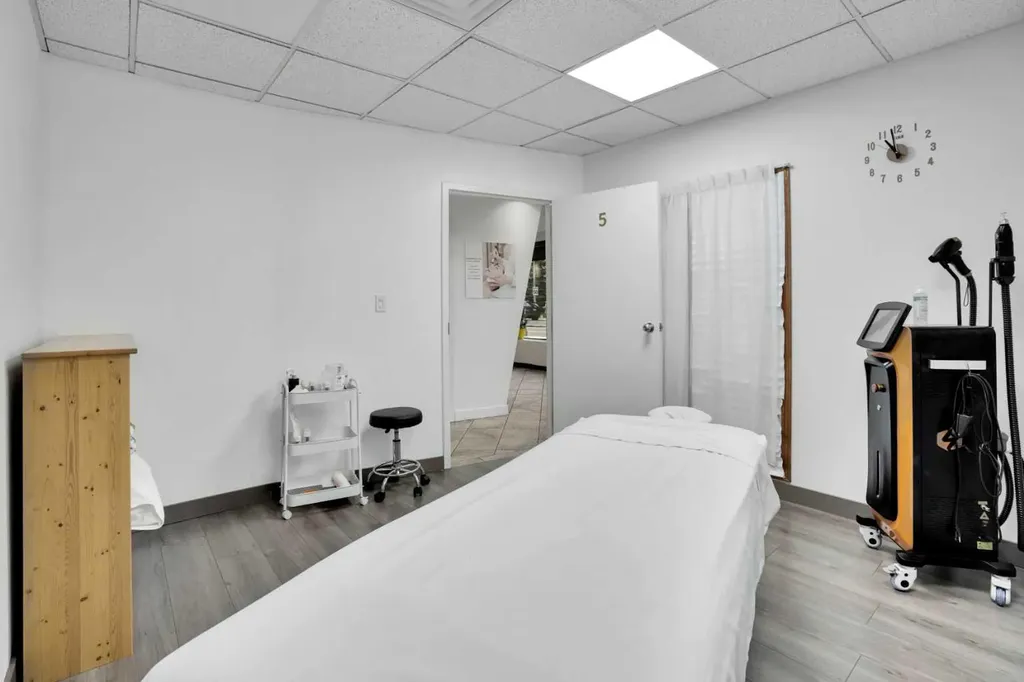 1330 12 Avenue SW Calgary AB T3C 0P5