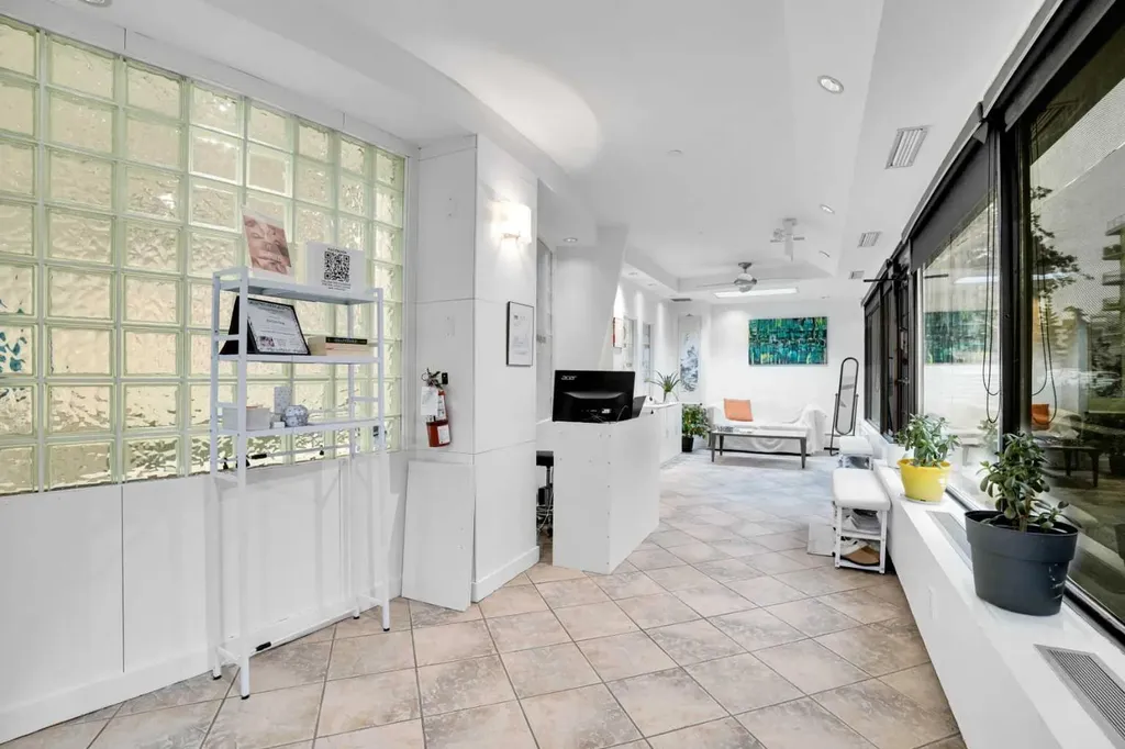 1330 12 Avenue SW Calgary AB T3C 0P5