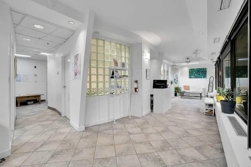 1330 12 Avenue SW Calgary AB T3C 0P5