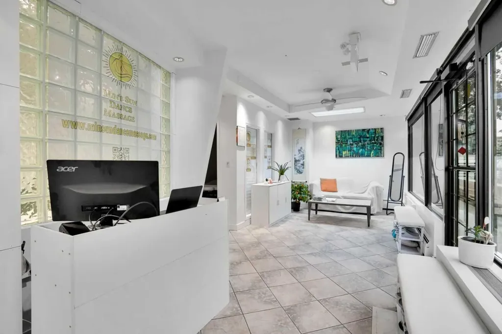 1330 12 Avenue SW Calgary AB T3C 0P5