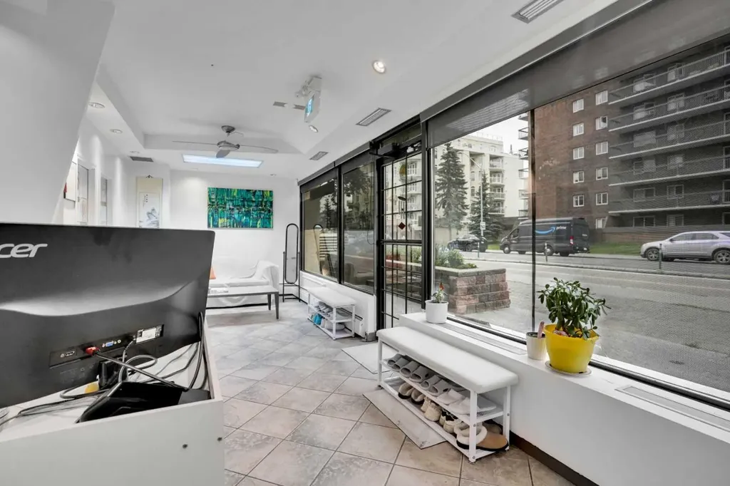 1330 12 Avenue SW Calgary AB T3C 0P5