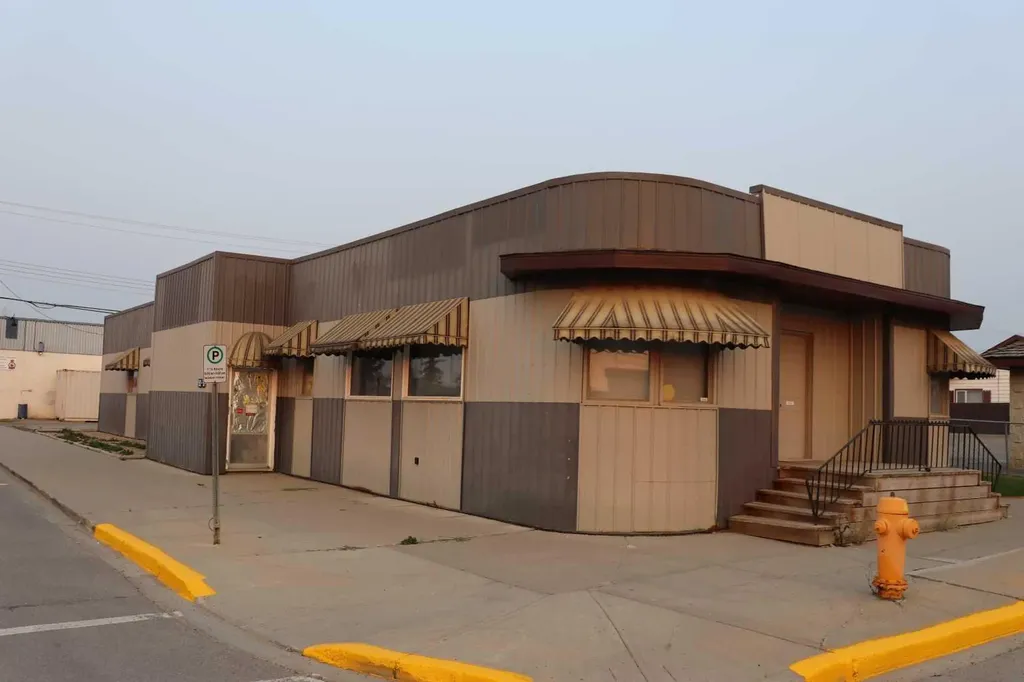 502 50 Street Edson AB T7E 1T6