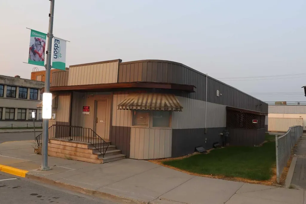 502 50 Street Edson AB T7E 1T6