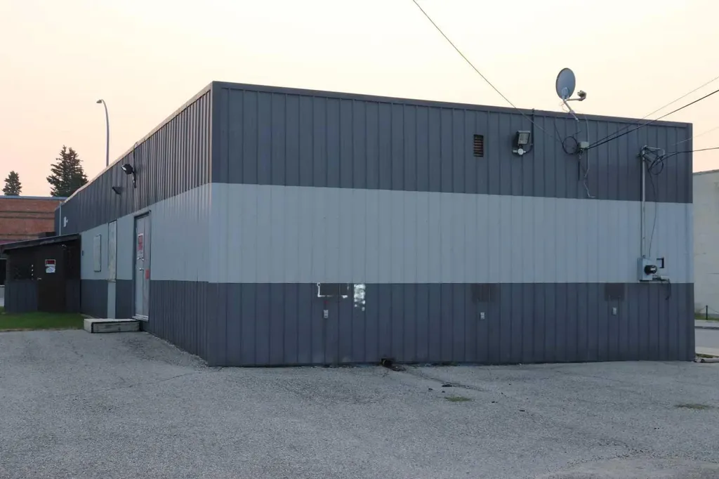 502 50 Street Edson AB T7E 1T6
