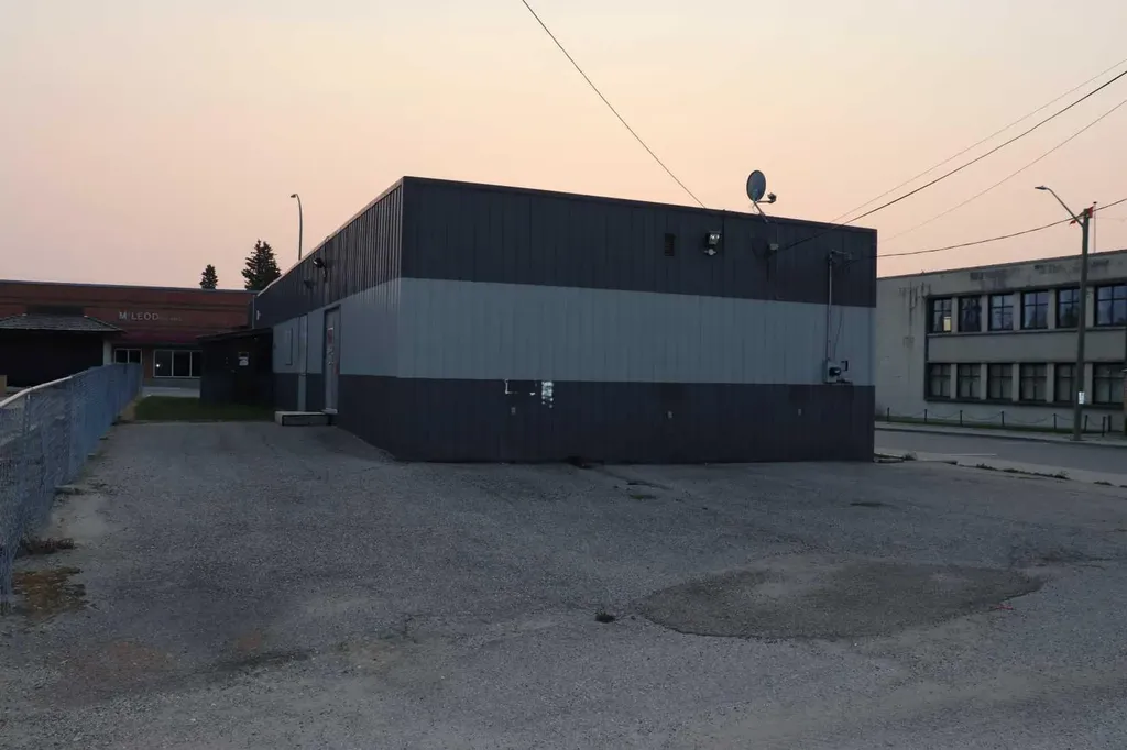 502 50 Street Edson AB T7E 1T6