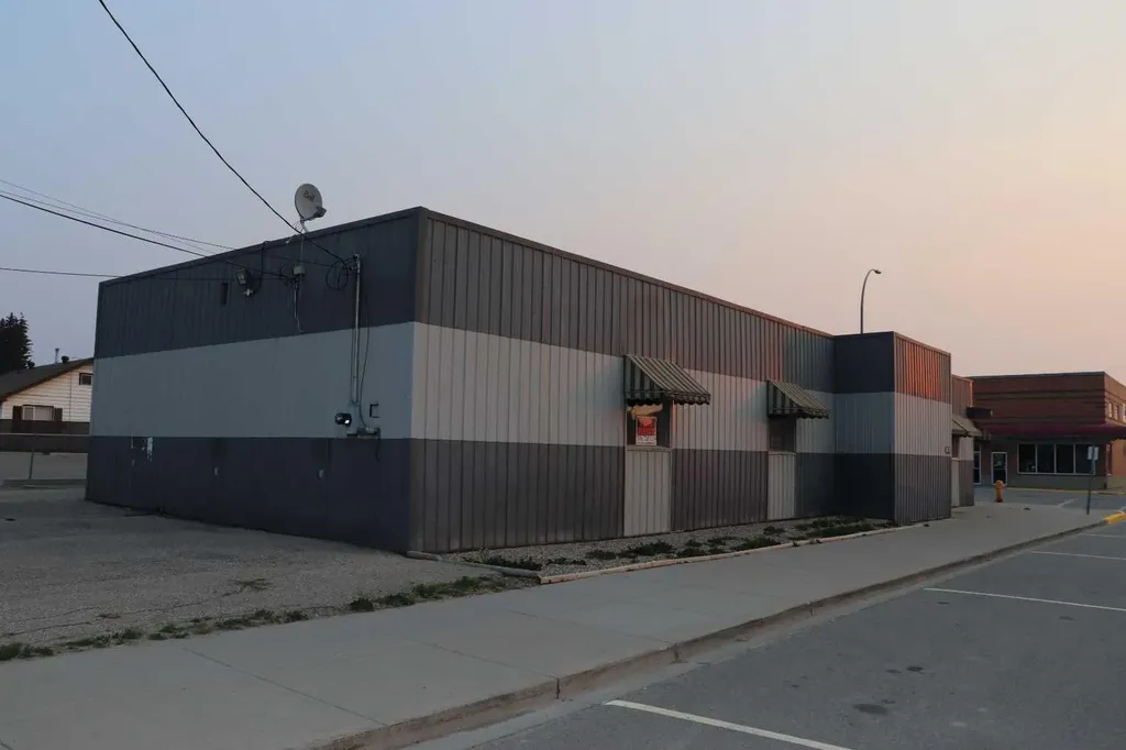 502 50 Street Edson AB T7E 1T6
