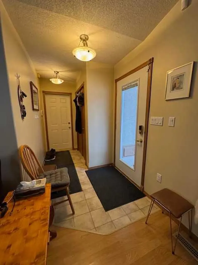 6336 15 Avenue S Edson AB T7E 1S3