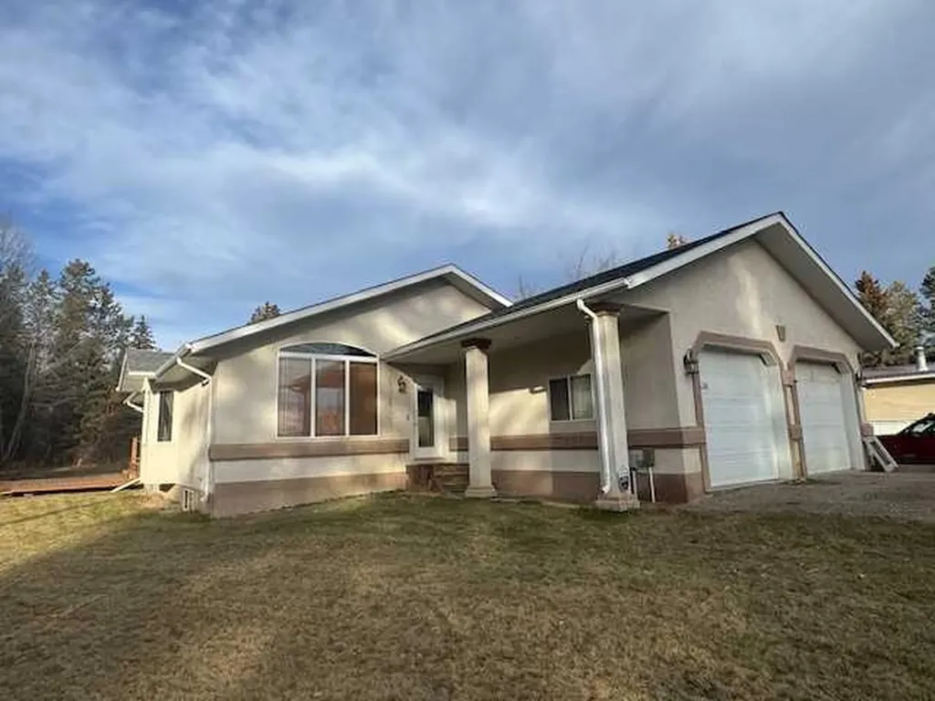 6336 15 Avenue S Edson AB T7E 1S3