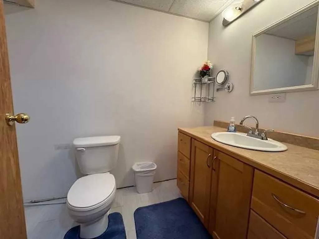 6336 15 Avenue S Edson AB T7E 1S3