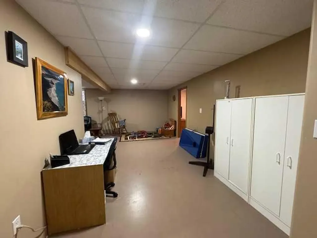 6336 15 Avenue S Edson AB T7E 1S3
