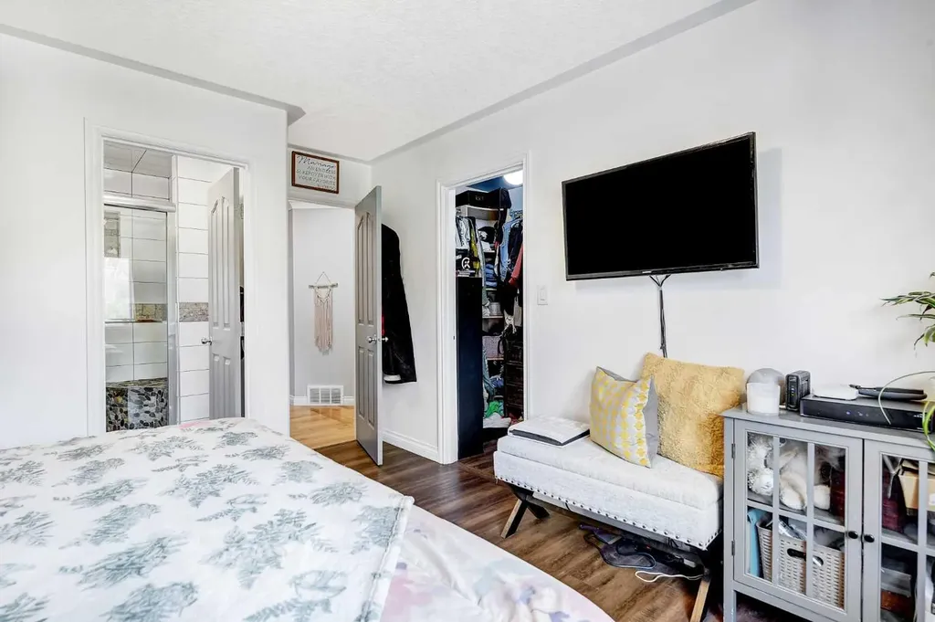 1101 Redlow Drive Beaverlodge AB T0H 0C0