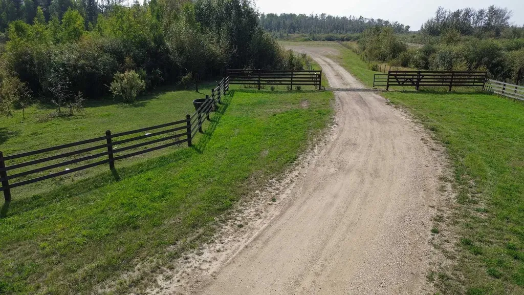 3021 Township Road 400 Rural Lacombe County AB T0M 0X0
