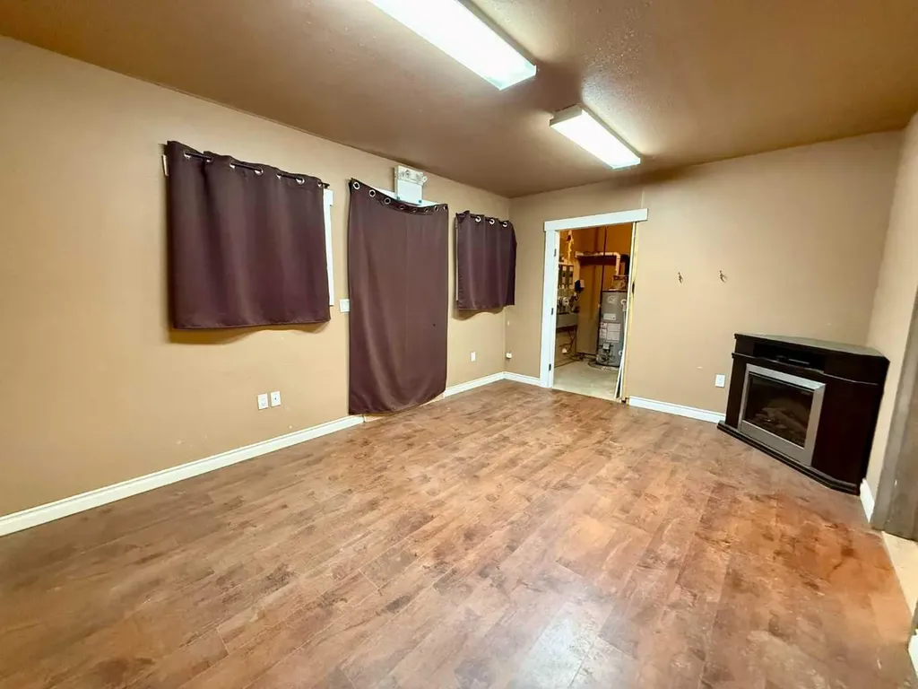 5114 43 Street Consort AB T0C 1B0