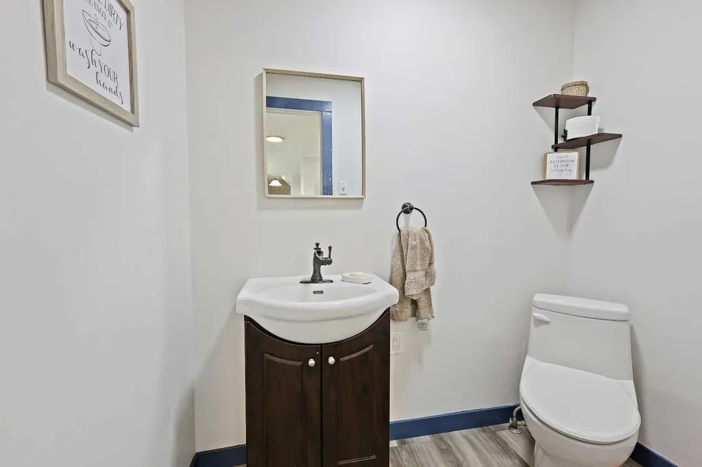 33257 10 Range Road Rural Mountain View County AB T4H 1J5