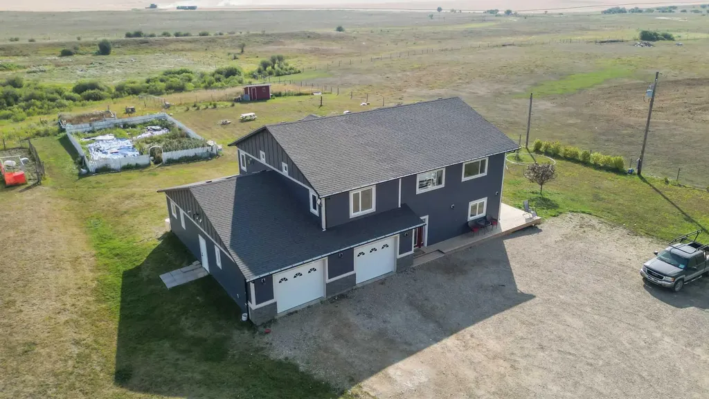 33257 10 Range Road Rural Mountain View County AB T4H 1J5