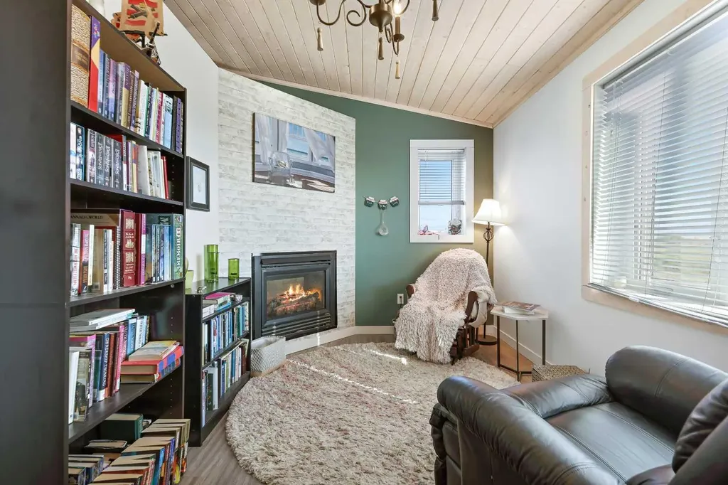 33257 10 Range Road Rural Mountain View County AB T4H 1J5
