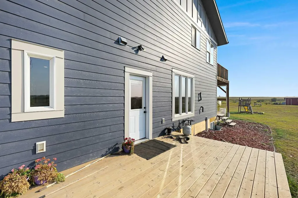 33257 10 Range Road Rural Mountain View County AB T4H 1J5