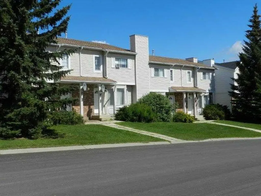 8420 99 Avenue Peace River AB T8S 1W3