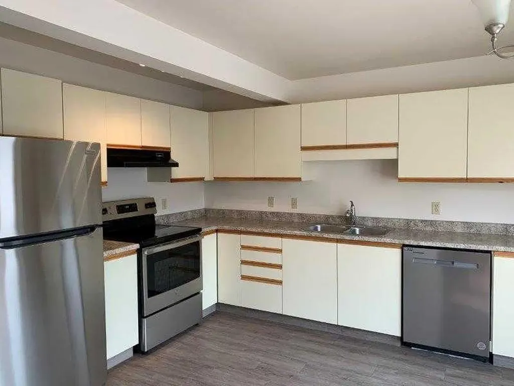 8420 99 Avenue Peace River AB T8S 1W3