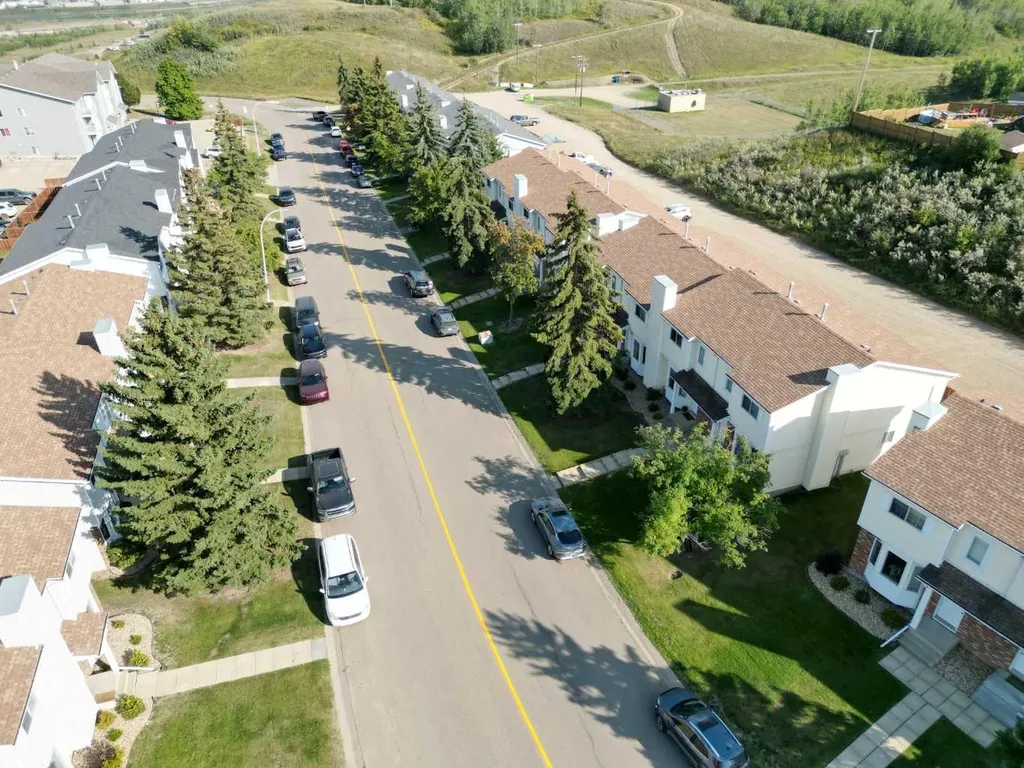 8420 99 Avenue Peace River AB T8S 1W3