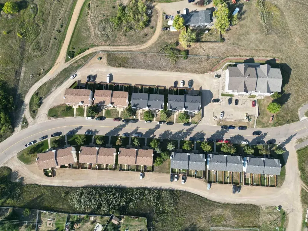 8420 99 Avenue Peace River AB T8S 1W3