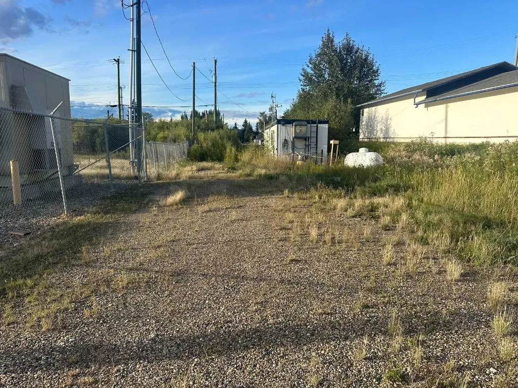 9710 90 Avenue Peace River AB T8S 1G3