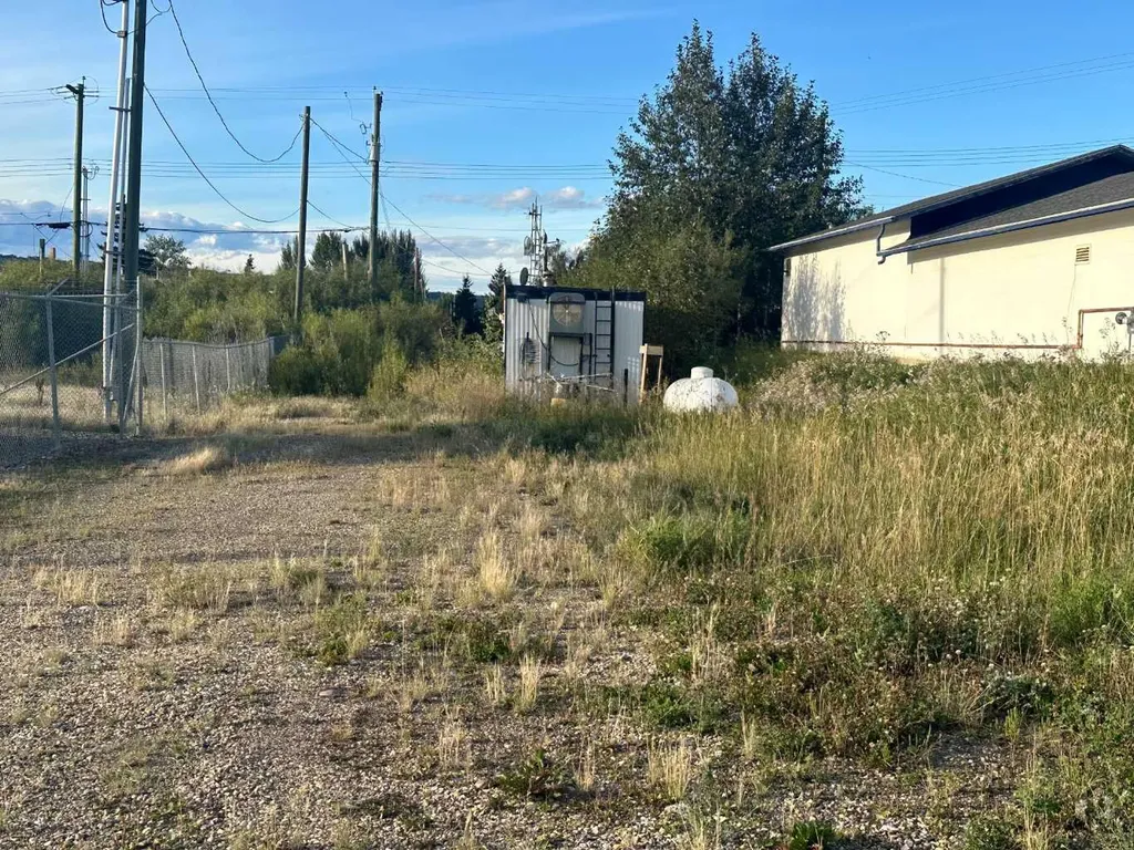 9710 90 Avenue Peace River AB T8S 1G3