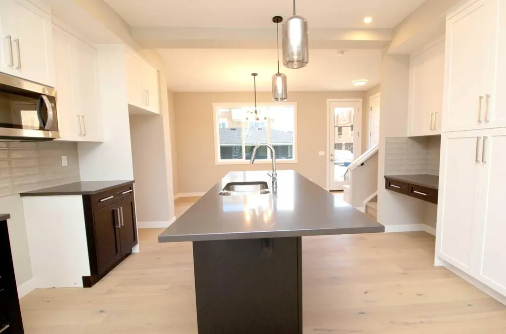 302 Sundown Road Cochrane AB T4C 3H2