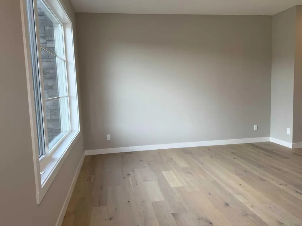 302 Sundown Road Cochrane AB T4C 3H2