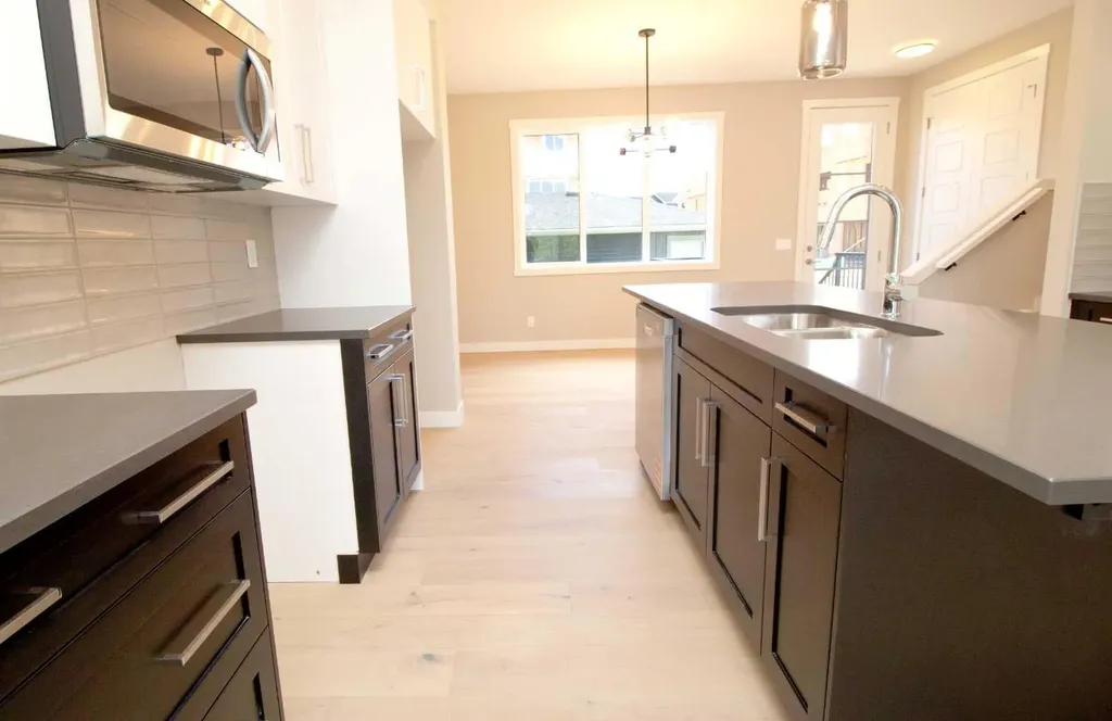 302 Sundown Road Cochrane AB T4C 3H2