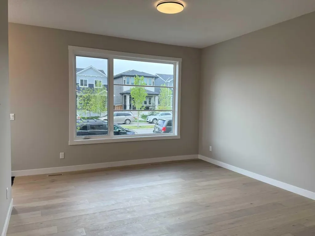302 Sundown Road Cochrane AB T4C 3H2
