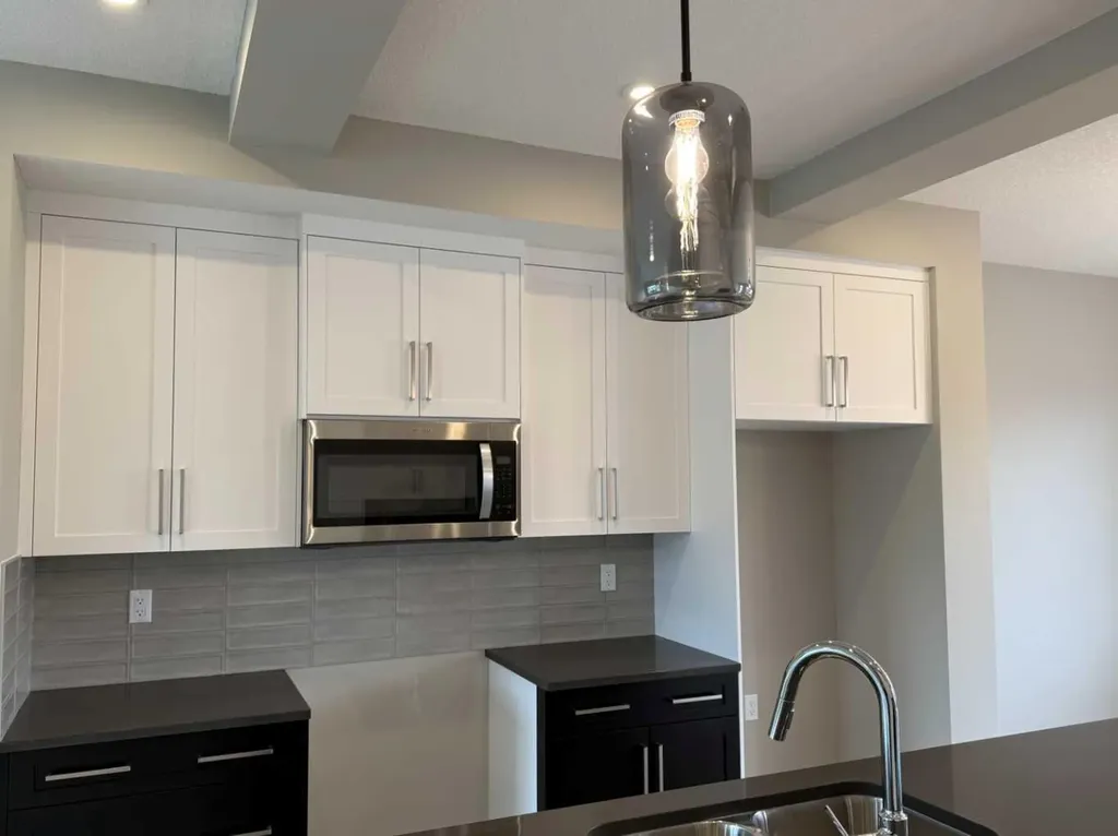 302 Sundown Road Cochrane AB T4C 3H2