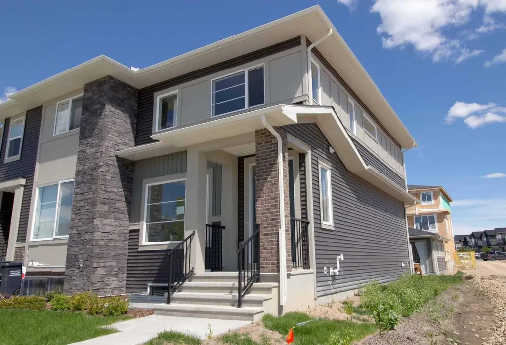 302 Sundown Road Cochrane AB T4C 3H2