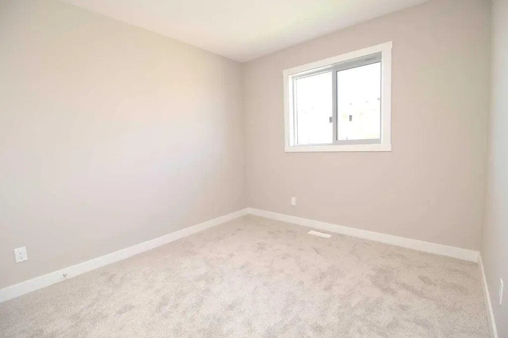 302 Sundown Road Cochrane AB T4C 3H2