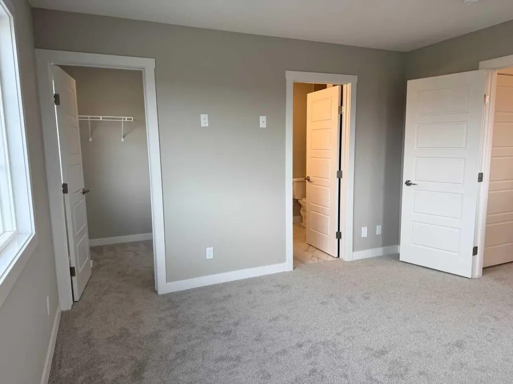 302 Sundown Road Cochrane AB T4C 3H2