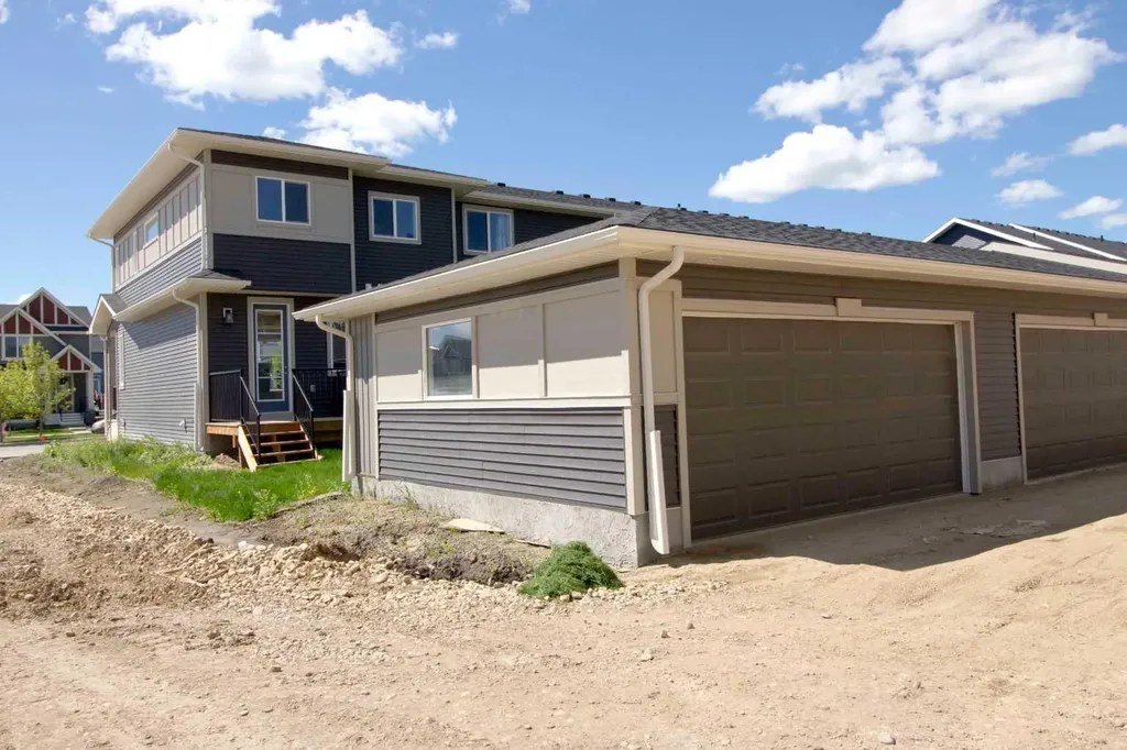 302 Sundown Road Cochrane AB T4C 3H2
