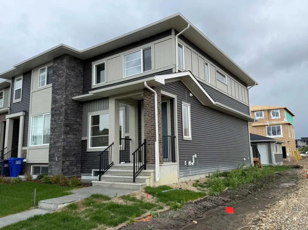 302 Sundown Road Cochrane AB T4C 3H2