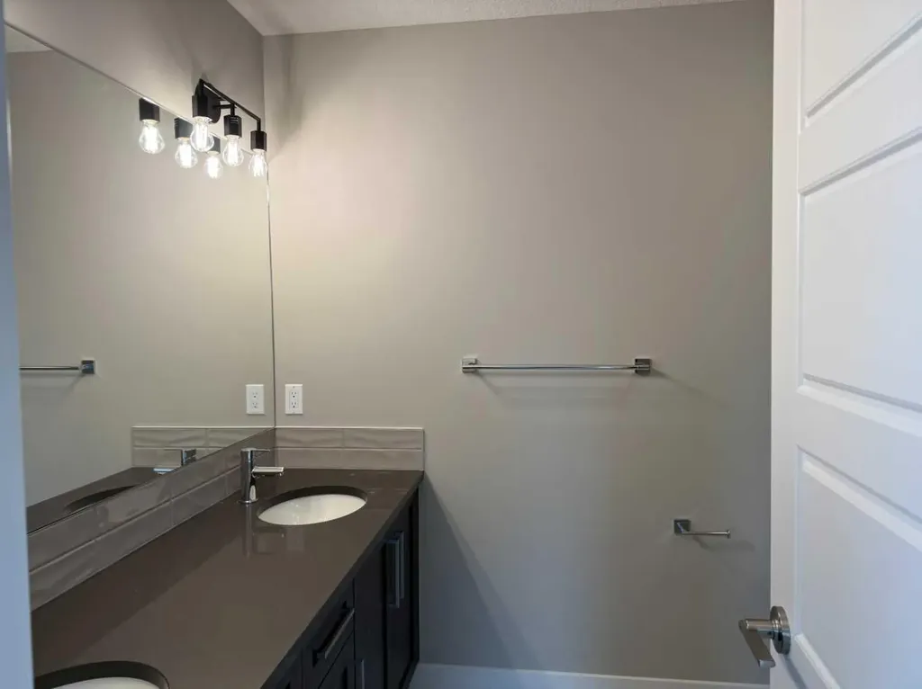 302 Sundown Road Cochrane AB T4C 3H2