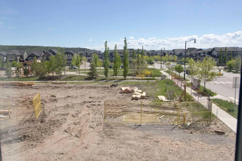 302 Sundown Road Cochrane AB T4C 3H2