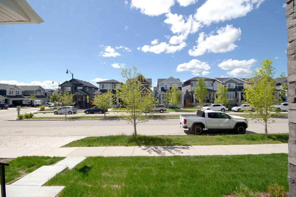 302 Sundown Road Cochrane AB T4C 3H2